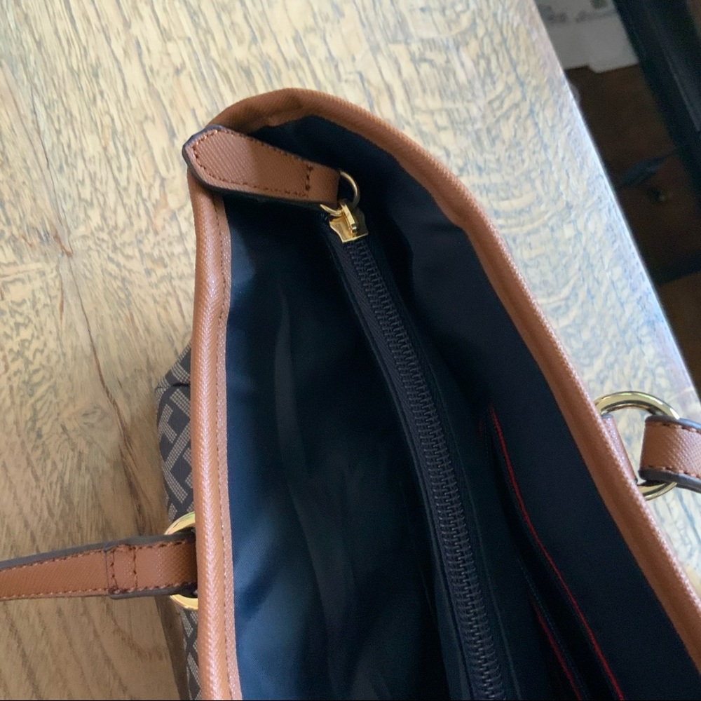 New Without Tag! Tommy Hilfiger satchel handbag - Picture 10 of 14